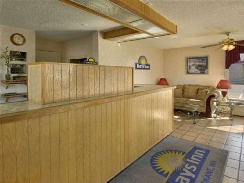 Days Inn Spokane Bagian luar foto